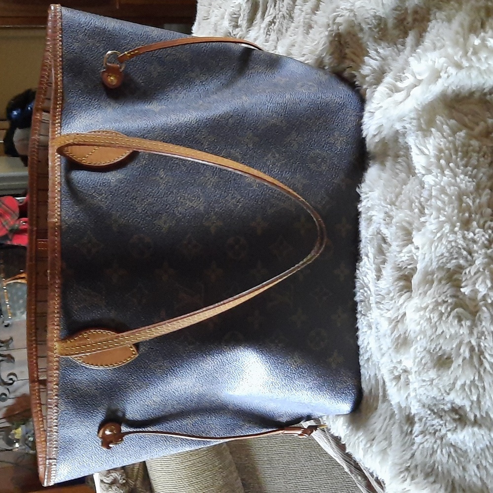Authentic Louis Vuitton Neverfull Monogram purse